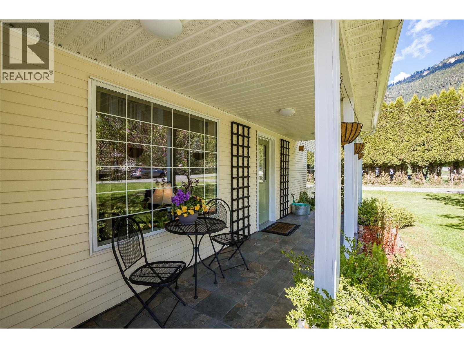 661 C Avenue, Kaslo, British Columbia  V0G 1M0 - Photo 10 - 10387258