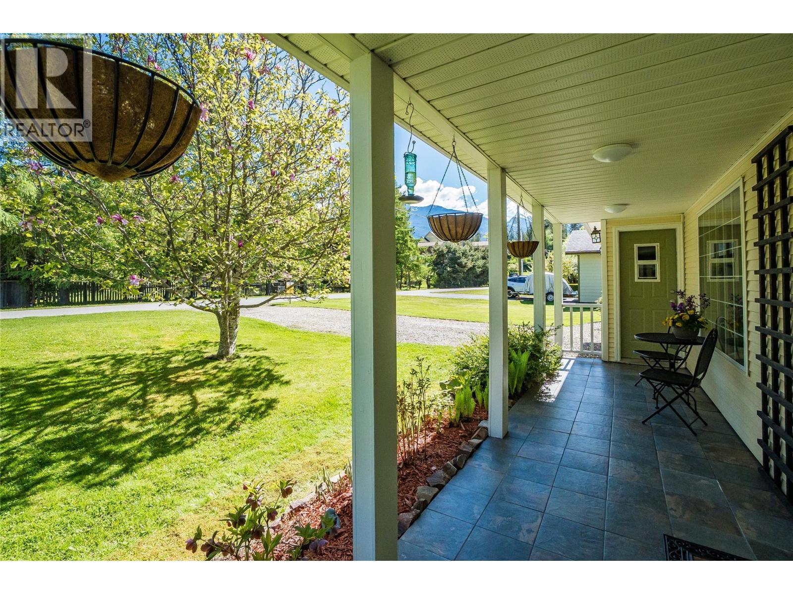 661 C Avenue, Kaslo, British Columbia  V0G 1M0 - Photo 11 - 10387258