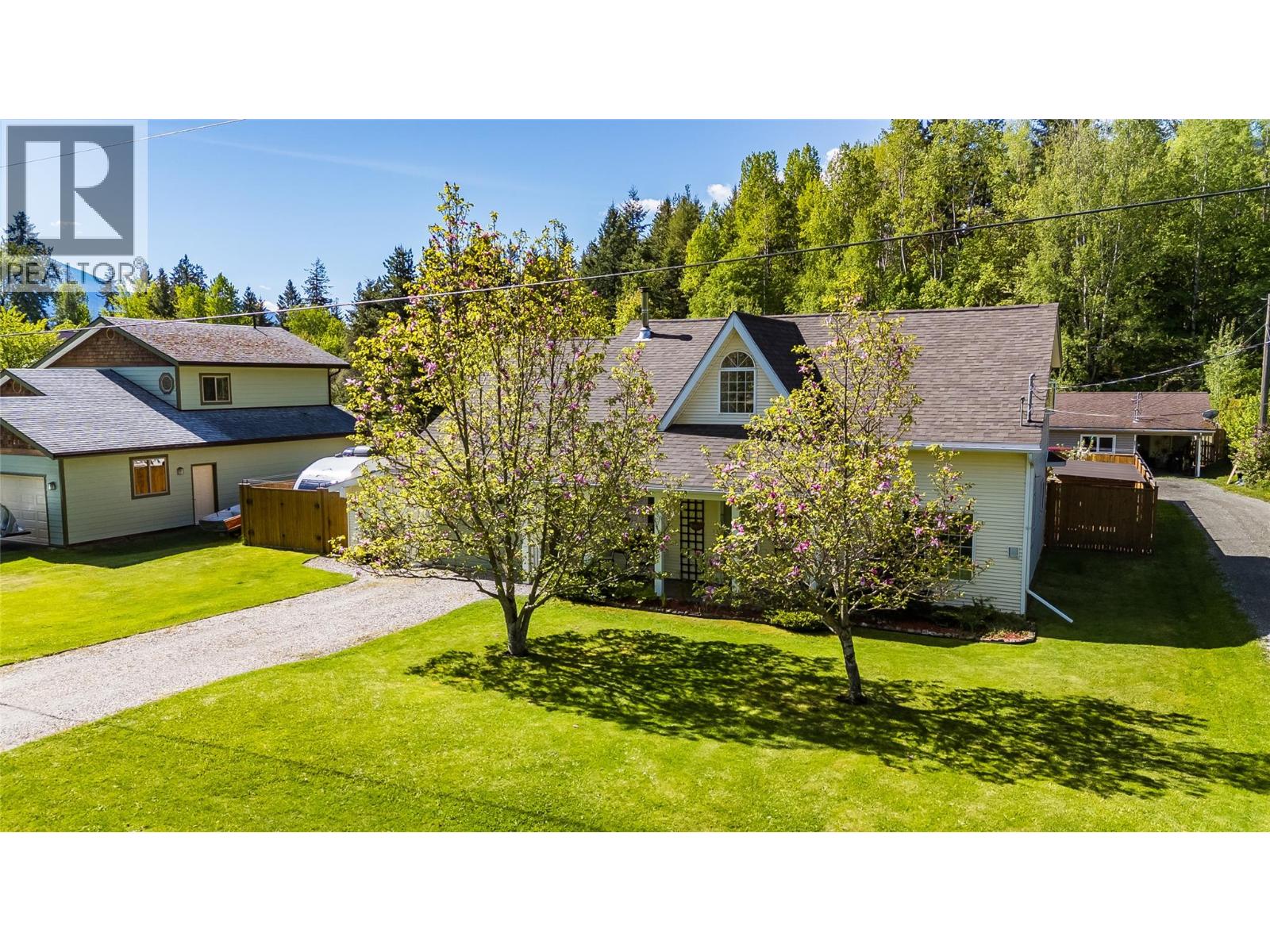 661 C Avenue, Kaslo, British Columbia  V0G 1M0 - Photo 7 - 10387258