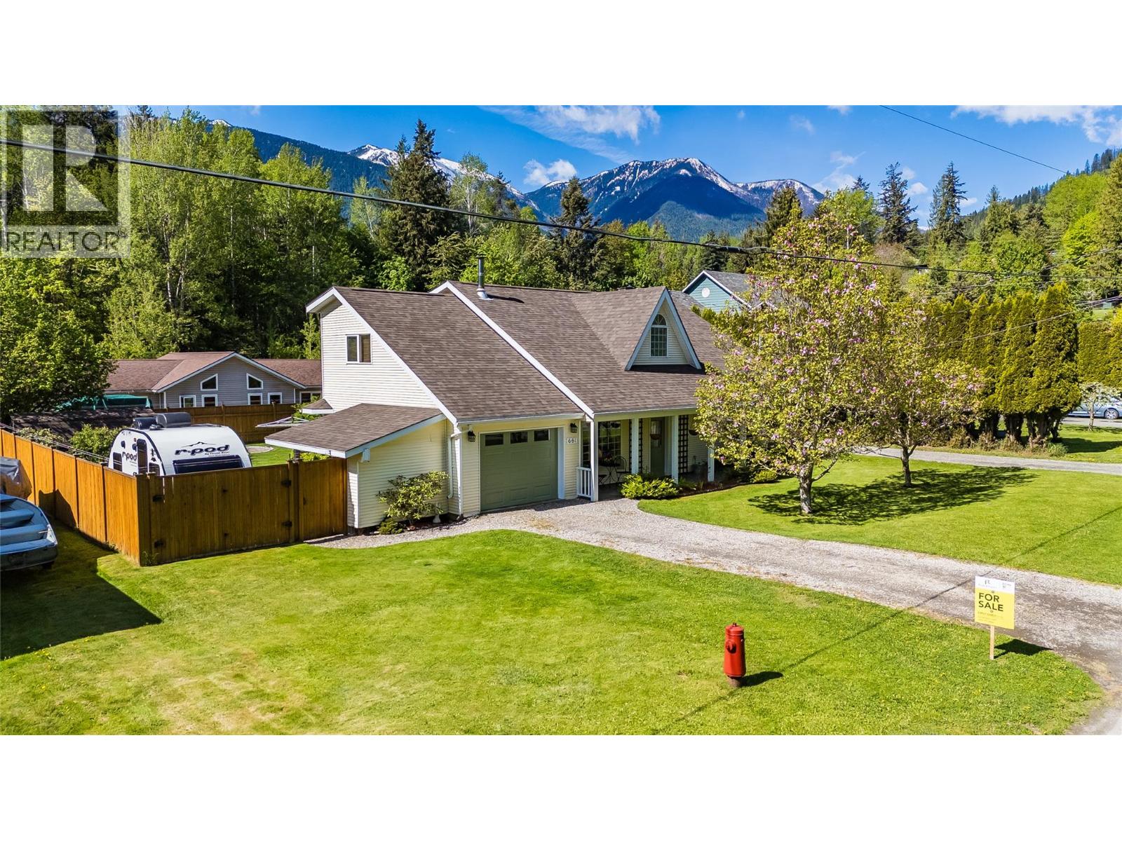 661 C Avenue, Kaslo, British Columbia  V0G 1M0 - Photo 8 - 10387258