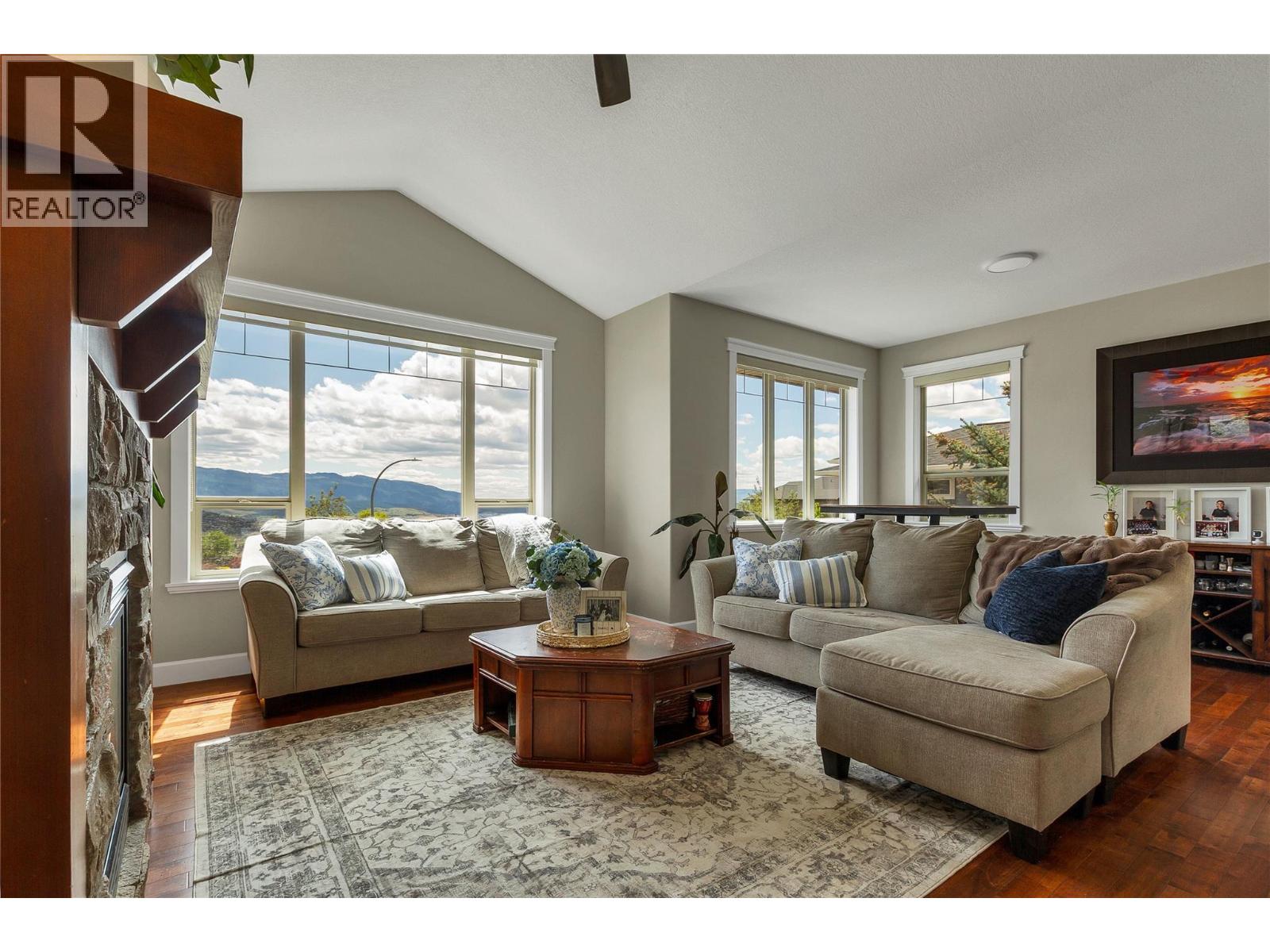 1449 Red Mountain Place, Vernon, British Columbia  V1B 4A3 - Photo 3 - 10387748