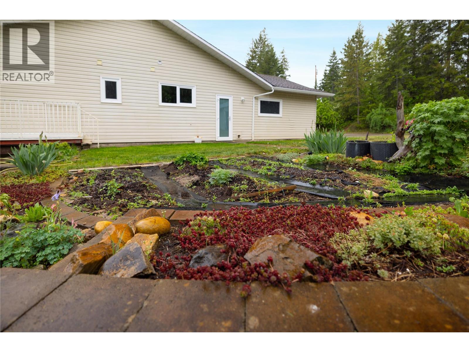 65 Grove Road, Enderby, British Columbia  V0E 1V3 - Photo 12 - 10387690