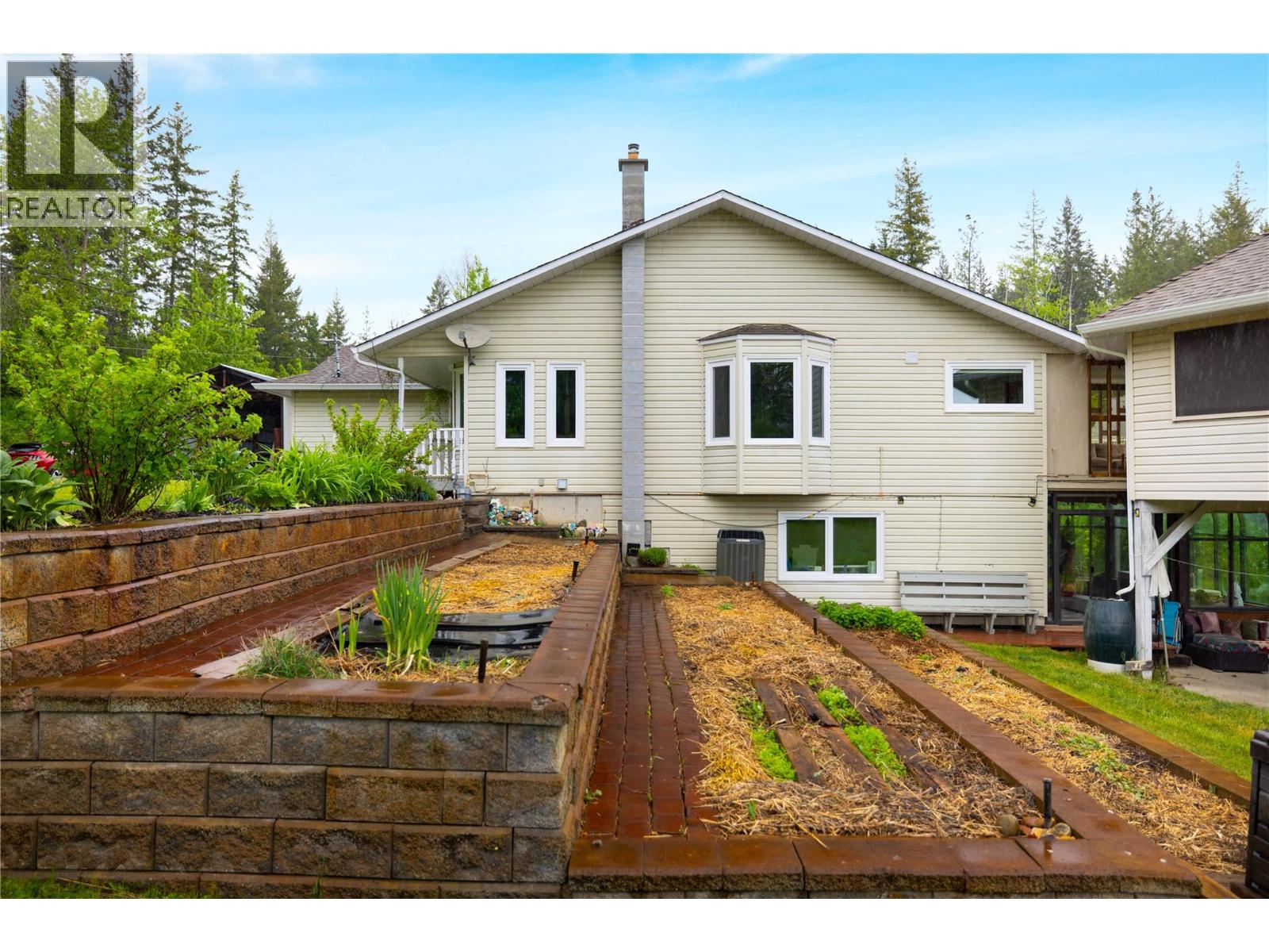 65 Grove Road, Enderby, British Columbia  V0E 1V3 - Photo 4 - 10387690