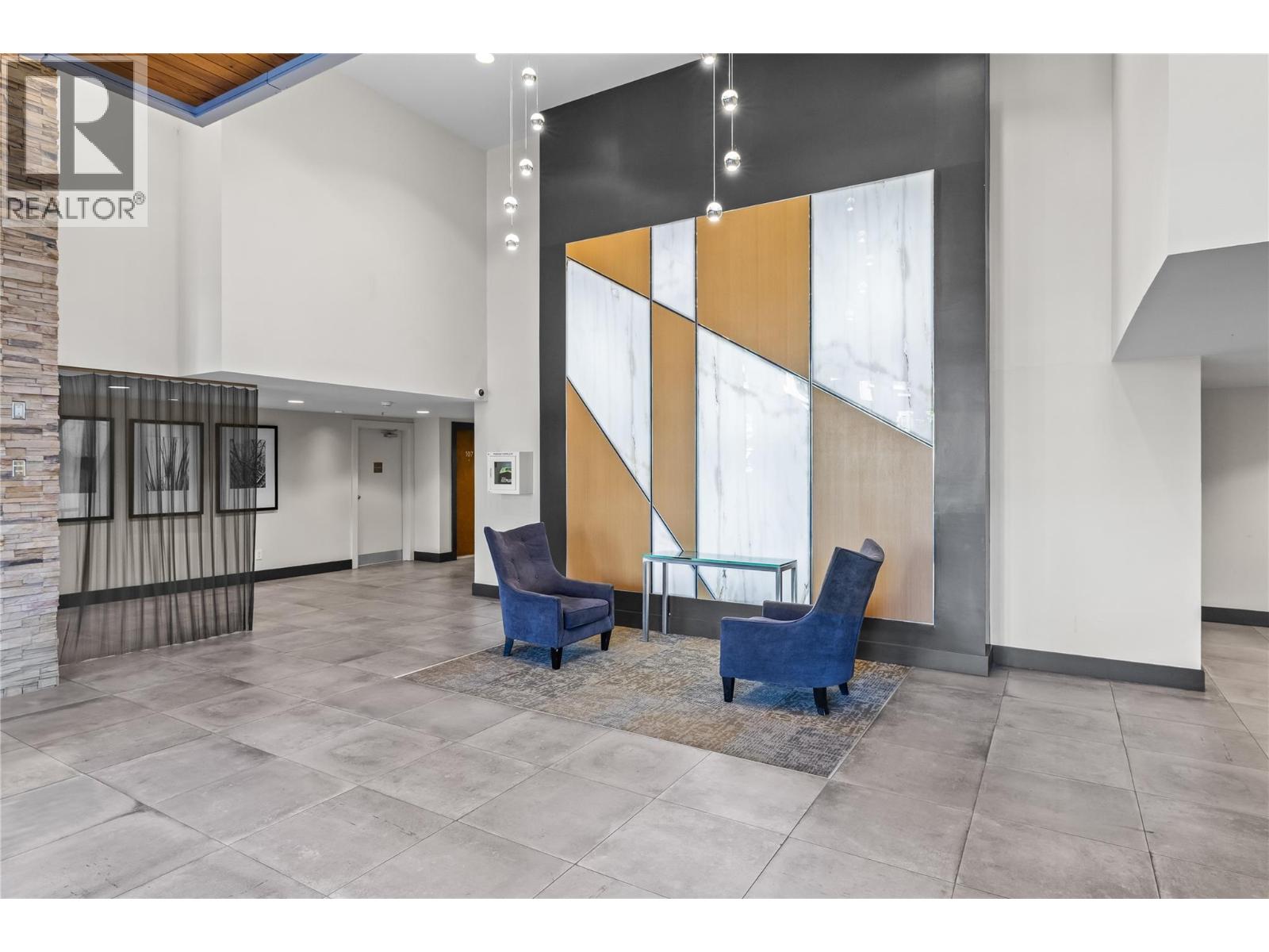 1075 Sunset Drive Unit# 1904, Kelowna, British Columbia  V1Y 9Y9 - Photo 4 - 10387645