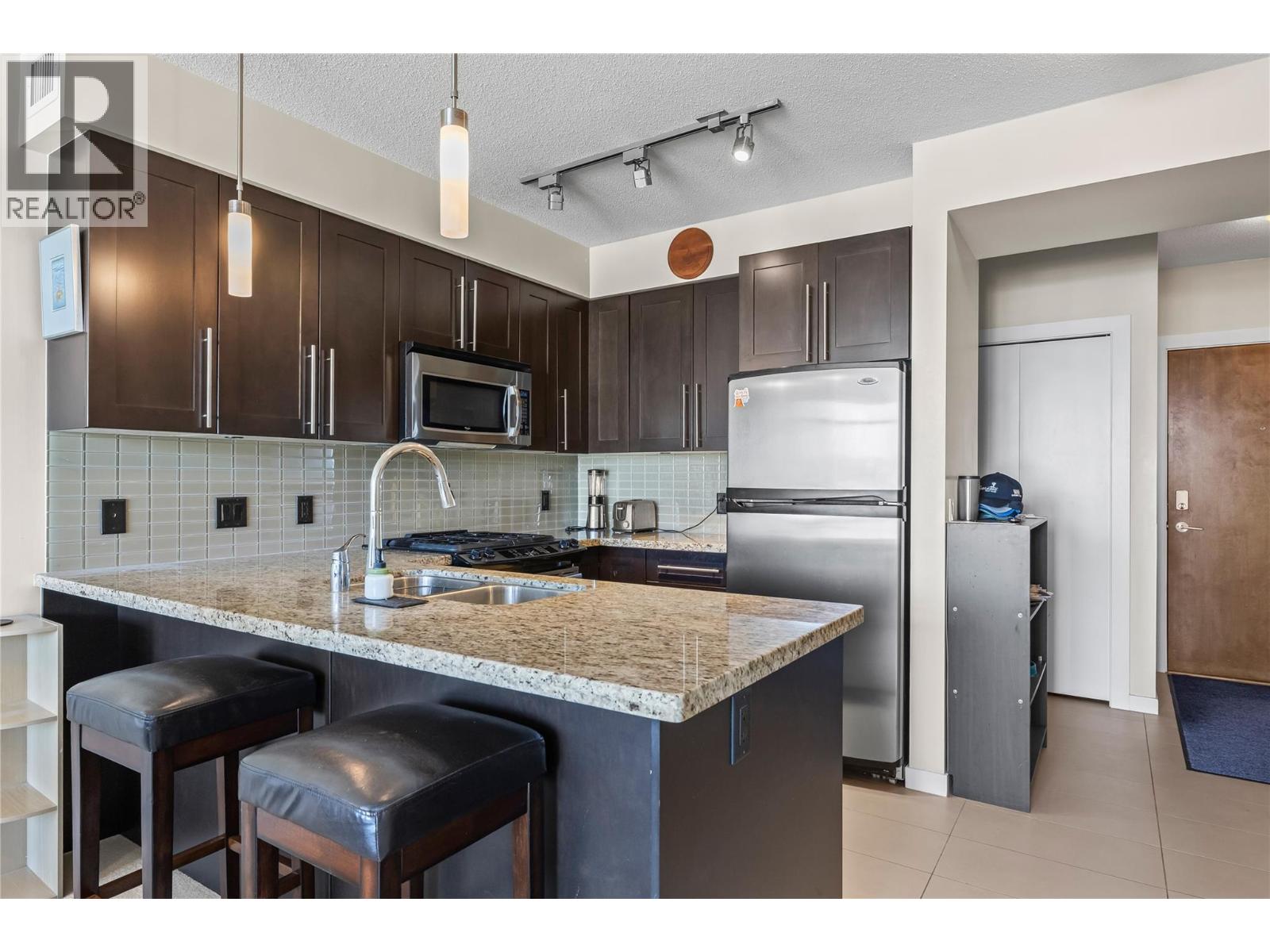 1075 Sunset Drive Unit# 1904, Kelowna, British Columbia  V1Y 9Y9 - Photo 5 - 10387645