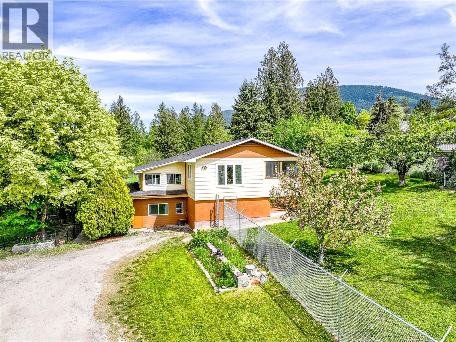 510 ERICKSON Road, creston, British Columbia