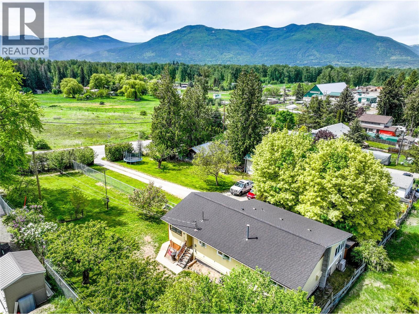 510 Erickson Road, Creston, British Columbia  V0B 1G3 - Photo 52 - 10387366