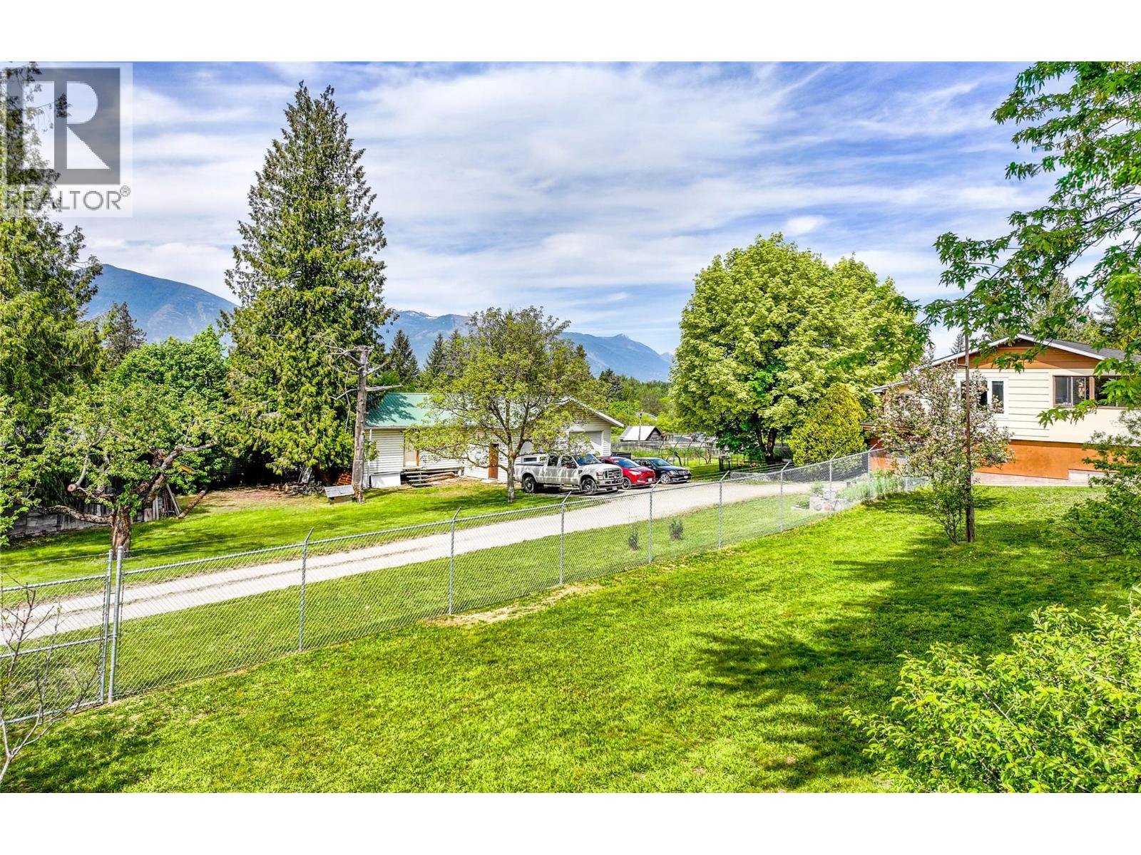 510 Erickson Road, Creston, British Columbia  V0B 1G3 - Photo 53 - 10387366