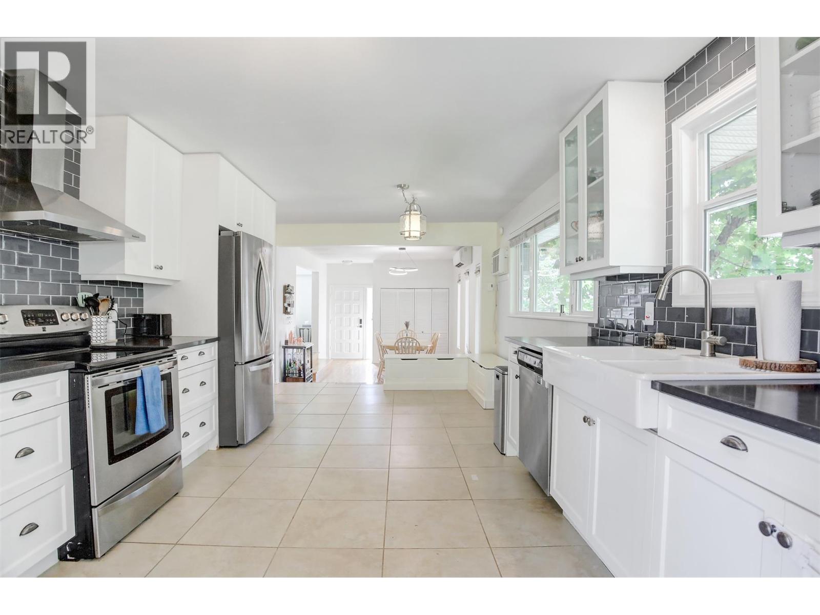 812 Paret Road, Kelowna, British Columbia  V1W 4P2 - Photo 10 - 10387363