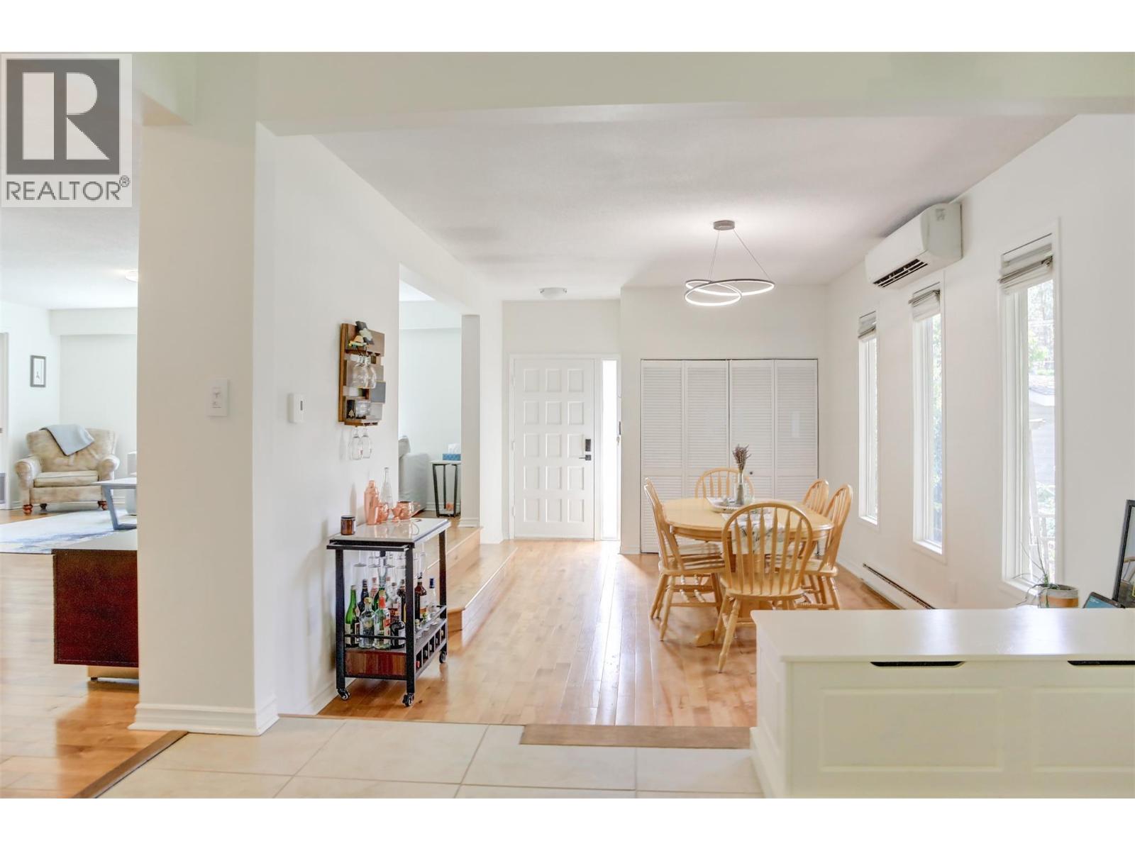 812 Paret Road, Kelowna, British Columbia  V1W 4P2 - Photo 8 - 10387363