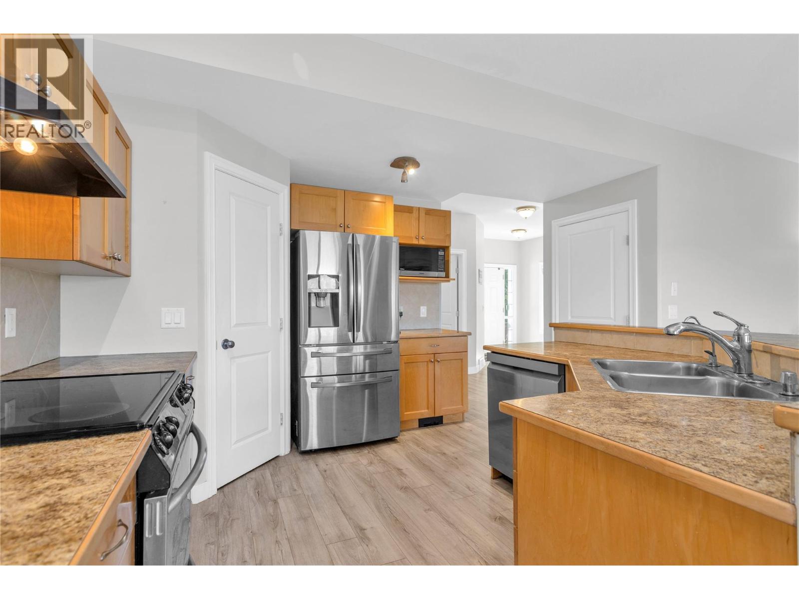 614 South Crest Drive, Kelowna, British Columbia  V1W 4Y6 - Photo 10 - 10387328