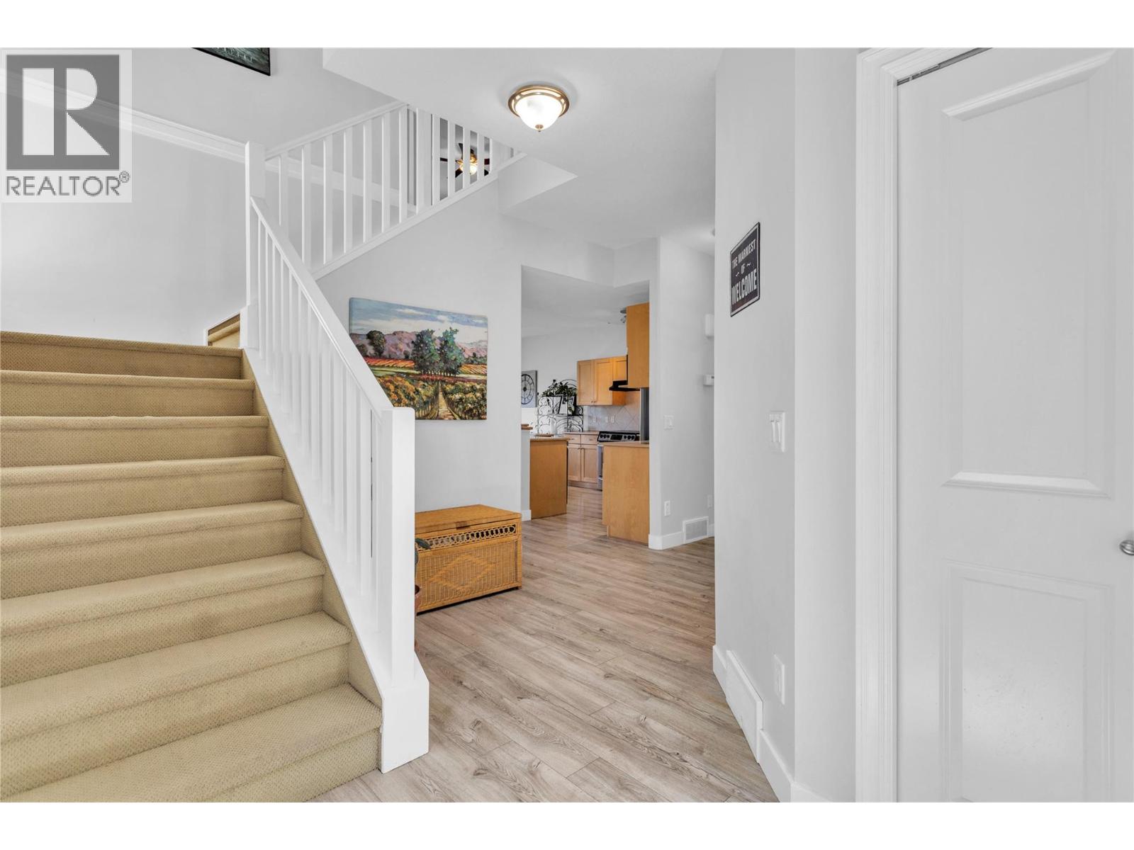 614 South Crest Drive, Kelowna, British Columbia  V1W 4Y6 - Photo 5 - 10387328