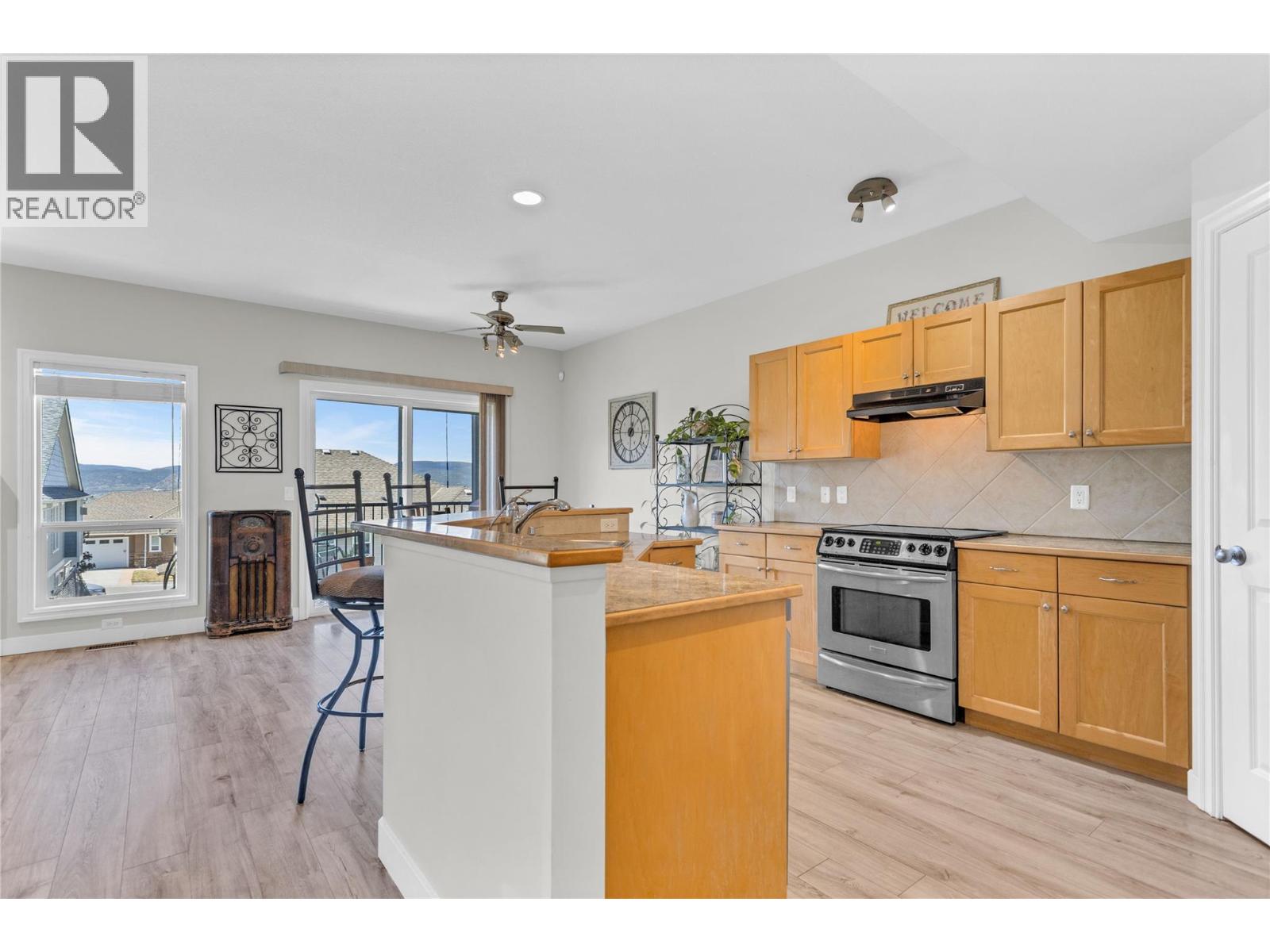 614 South Crest Drive, Kelowna, British Columbia  V1W 4Y6 - Photo 8 - 10387328