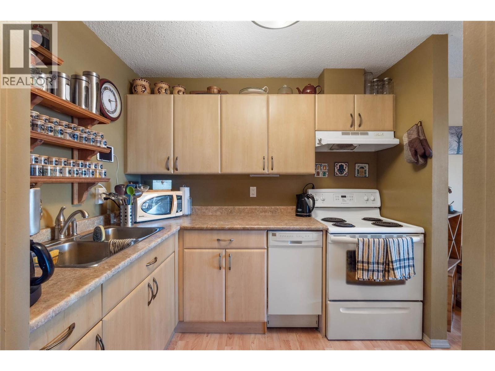 1221 Hugh Allan Drive Unit# 38, Kamloops, British Columbia  V1S 1M7 - Photo 9 - 10385037