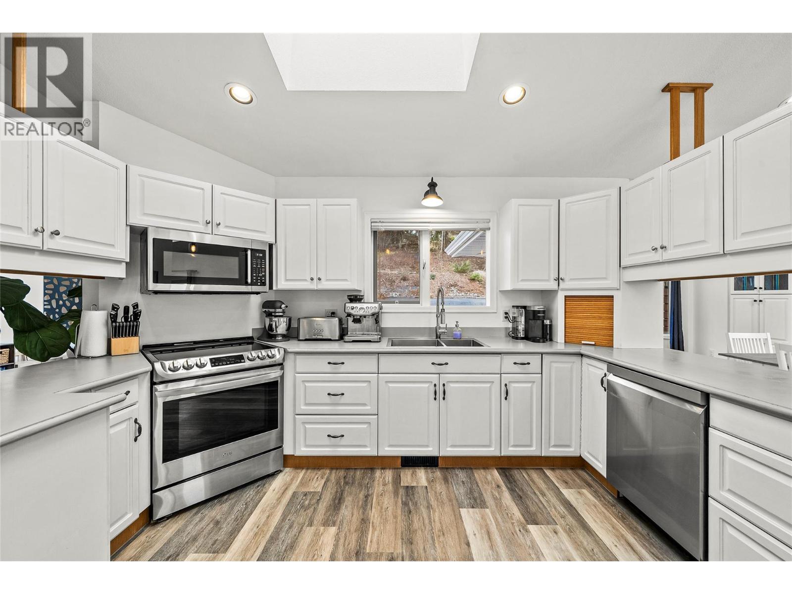 2620 Grand View Place, Blind Bay, British Columbia  V0E 1H2 - Photo 12 - 10387675