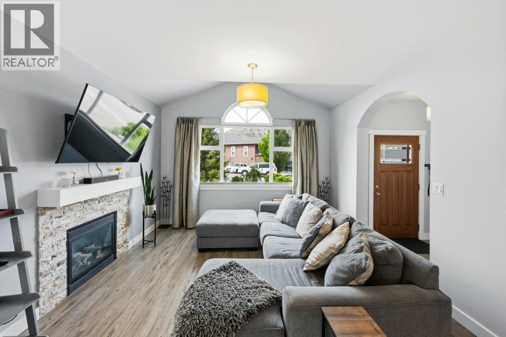 6925 Chardonnay Place, Oliver, British Columbia  V0H 1T4 - Photo 7 - 10386830