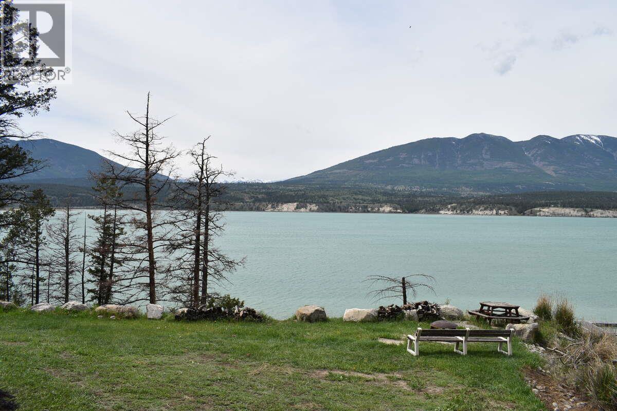 8381 Richardson Crescent, Canal Flats, British Columbia  V0B 1B0 - Photo 10 - 10387785