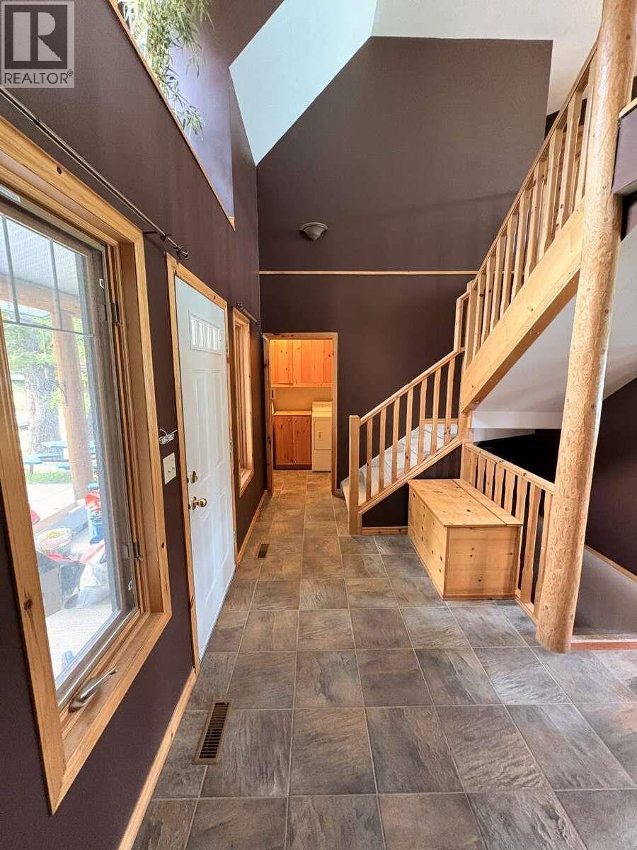 8381 Richardson Crescent, Canal Flats, British Columbia  V0B 1B0 - Photo 12 - 10387785