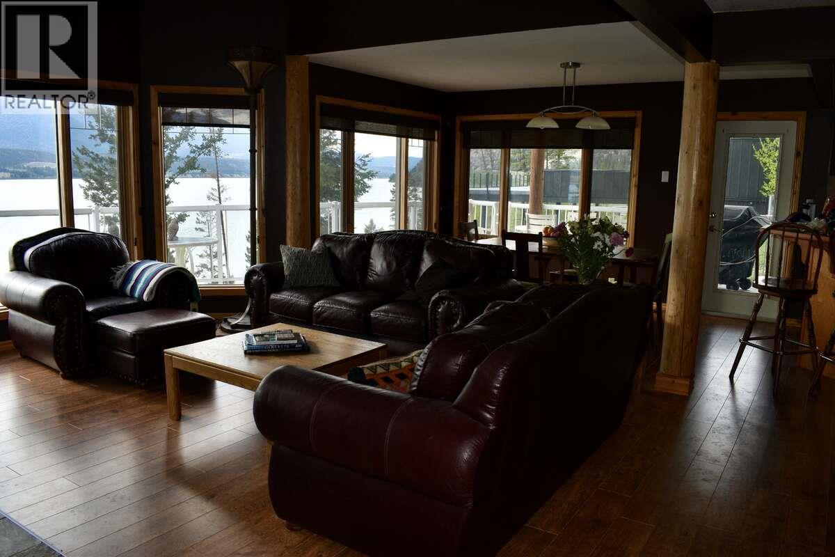 8381 Richardson Crescent, Canal Flats, British Columbia  V0B 1B0 - Photo 16 - 10387785