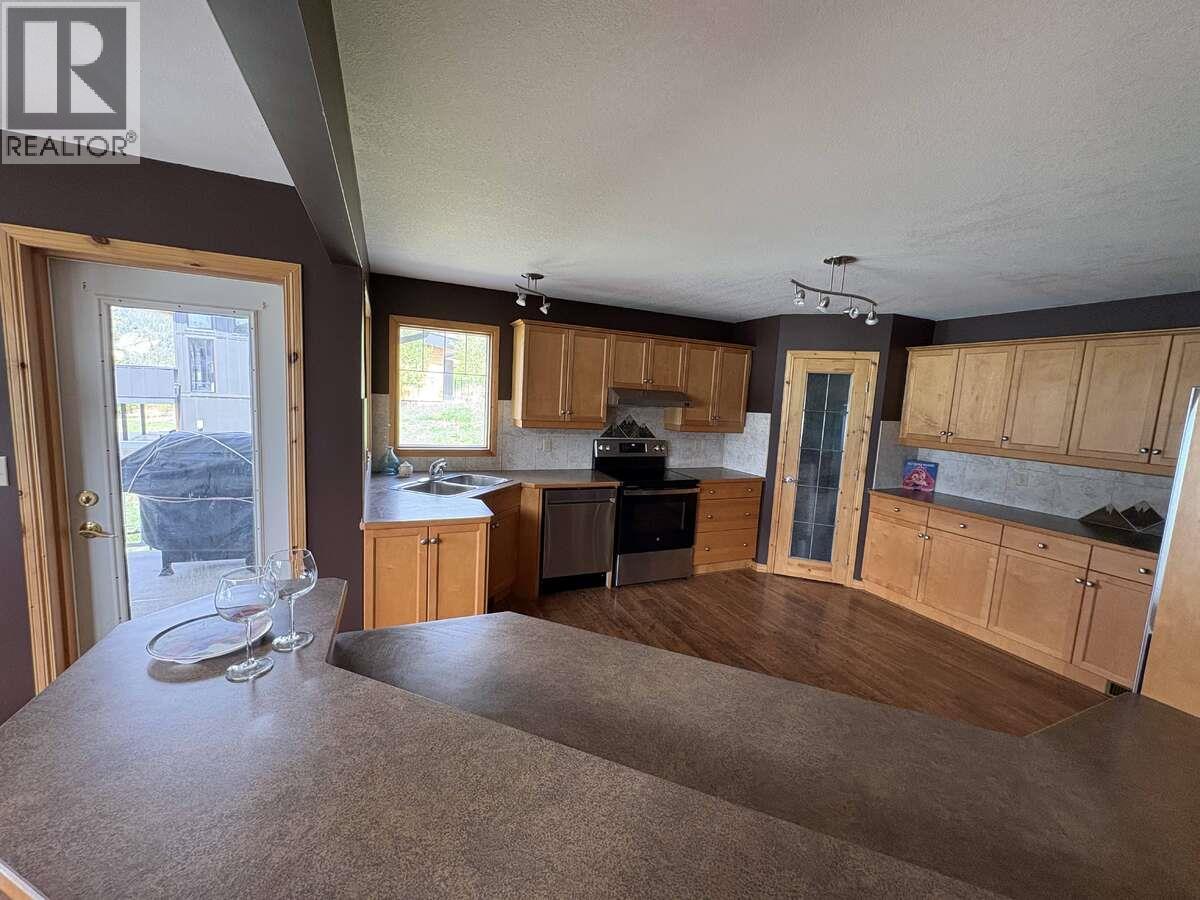 8381 Richardson Crescent, Canal Flats, British Columbia  V0B 1B0 - Photo 19 - 10387785