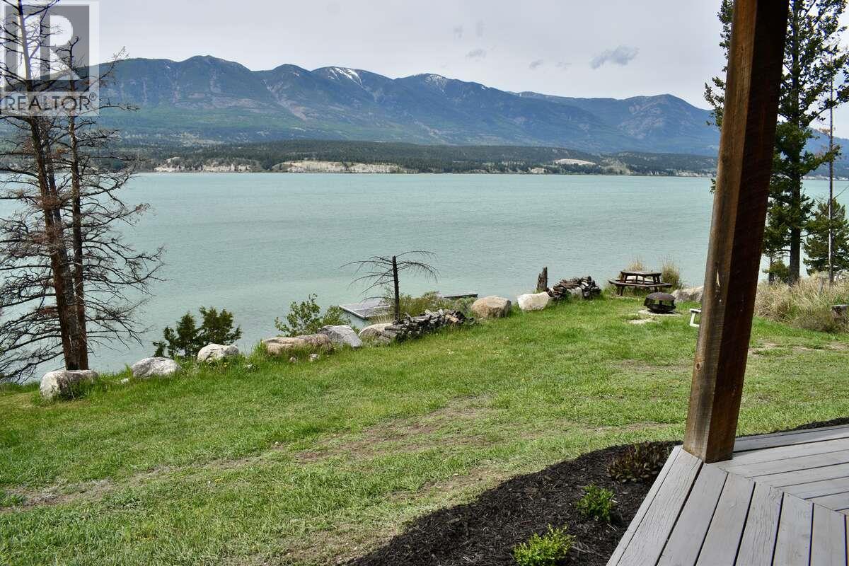 8381 Richardson Crescent, Canal Flats, British Columbia  V0B 1B0 - Photo 4 - 10387785