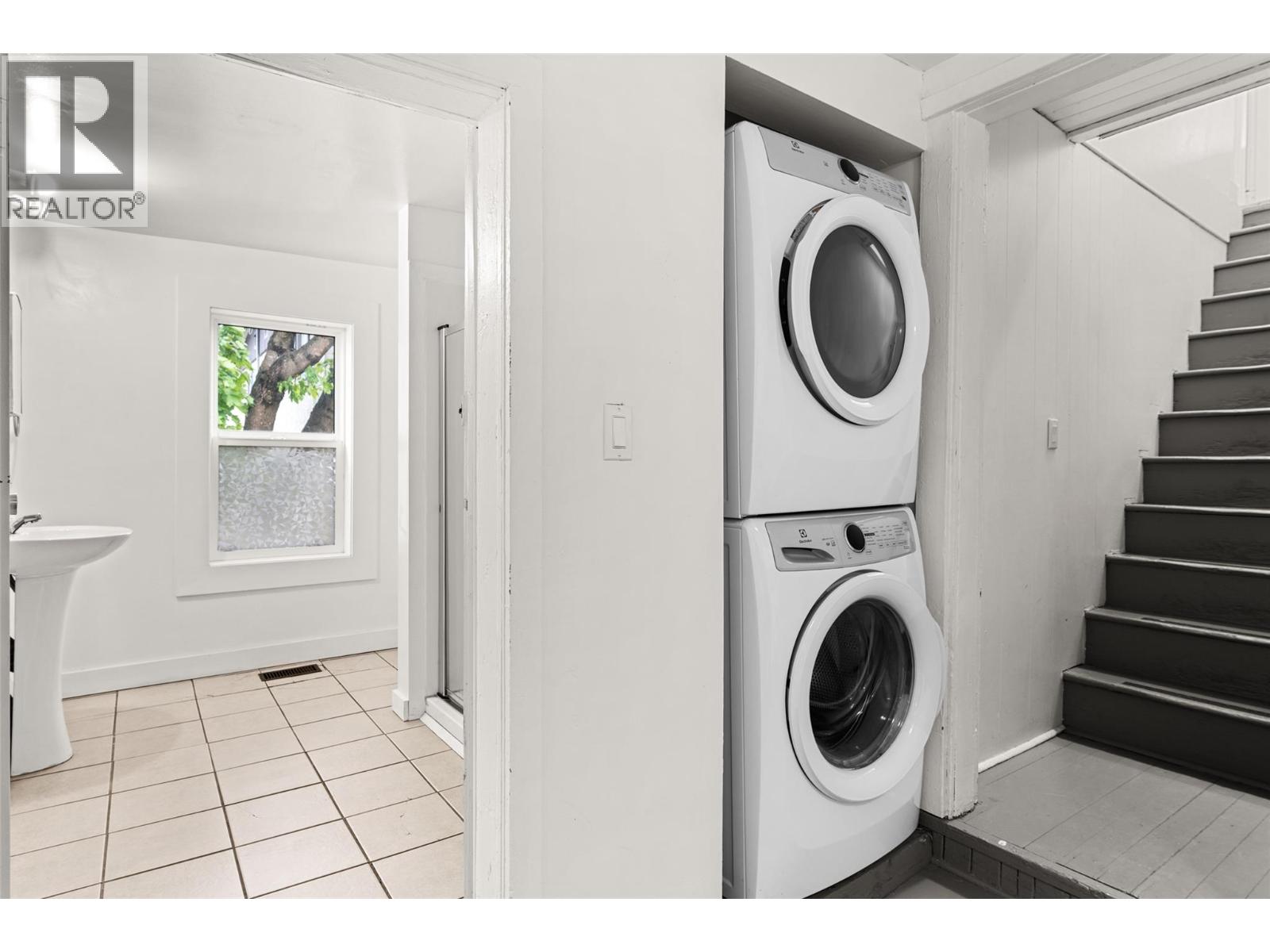 604 Fourth Street E, Revelstoke, British Columbia  V0E 2S0 - Photo 18 - 10385422