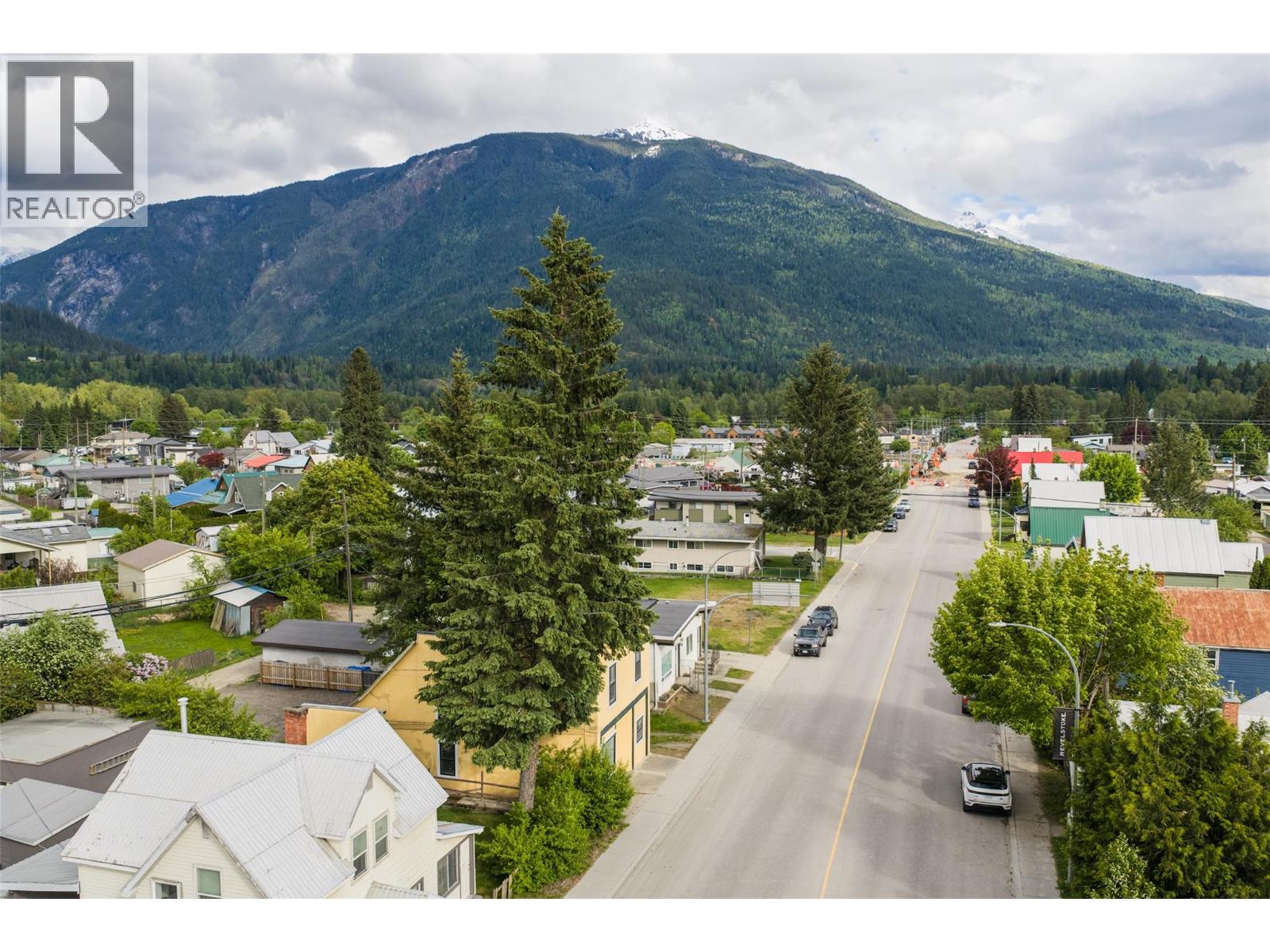 604 Fourth Street E, Revelstoke, British Columbia  V0E 2S0 - Photo 39 - 10385422