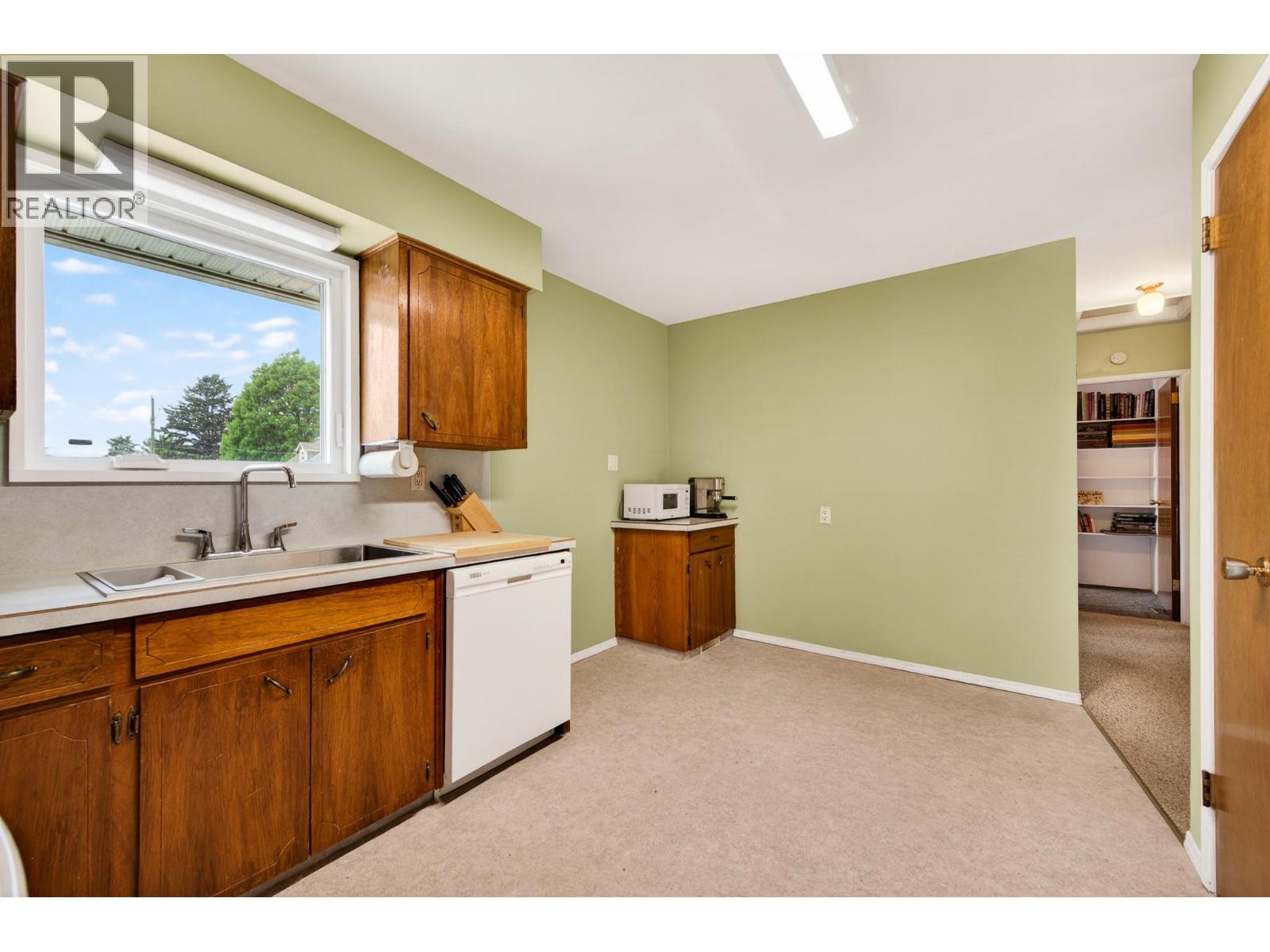 828 Mcbride Street, Kamloops, British Columbia  V2B 5S3 - Photo 7 - 10387743
