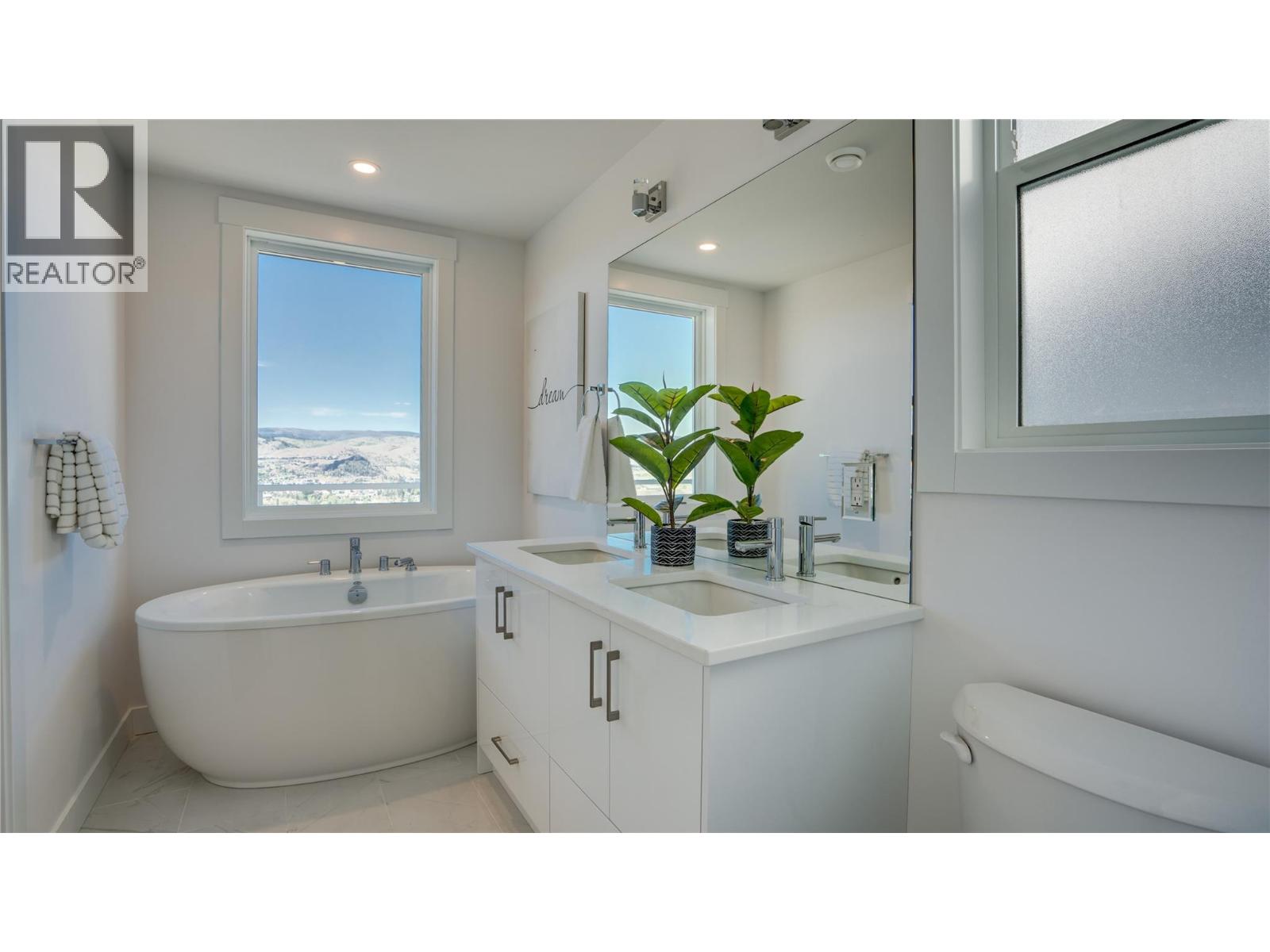 1050 Mt Revelstoke Place Unit# 3, Vernon, British Columbia  V1B 3Z9 - Photo 14 - 10387709