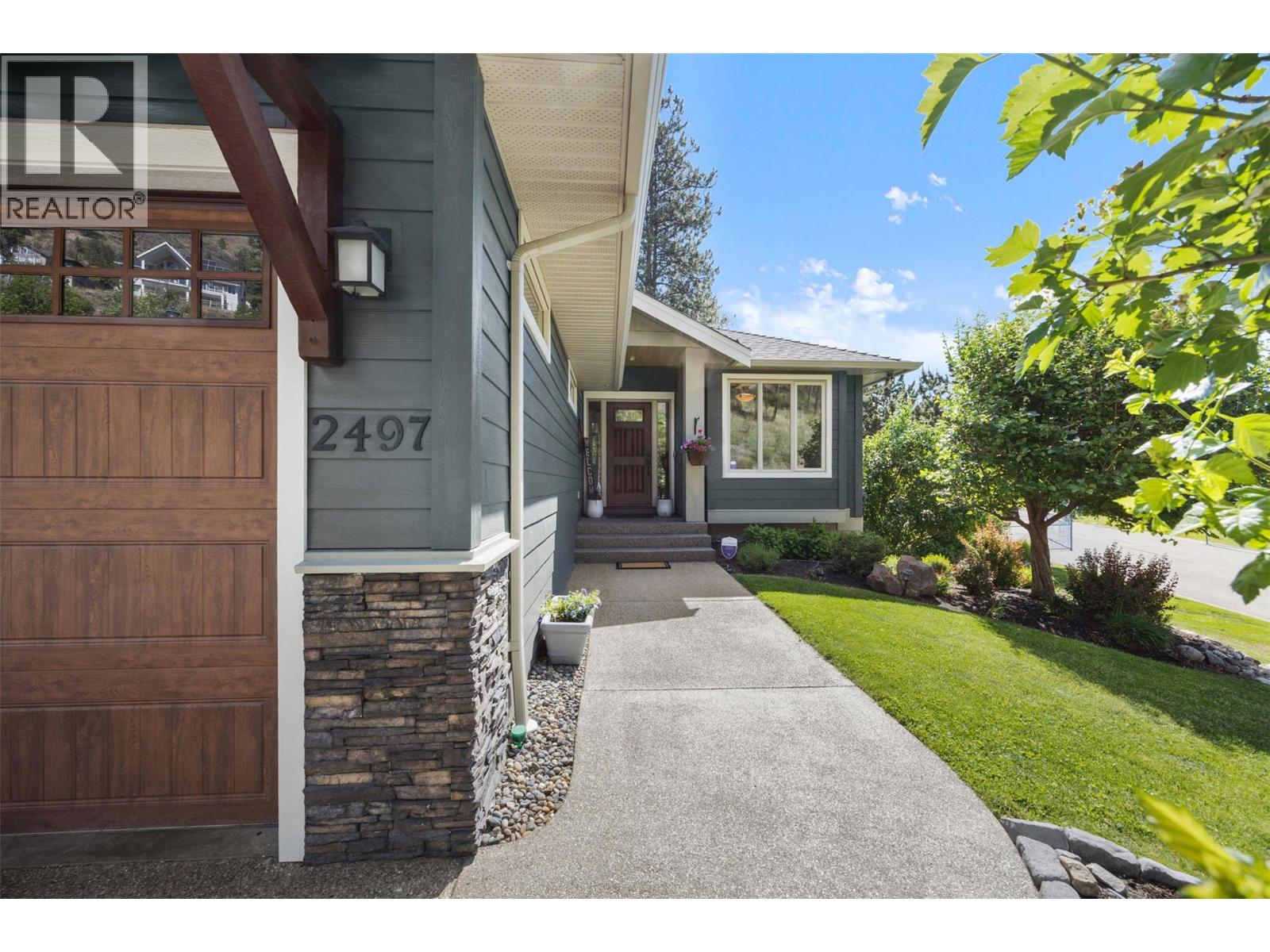 2497 Paramount Drive, West Kelowna, British Columbia  V4T 3K4 - Photo 3 - 10387704