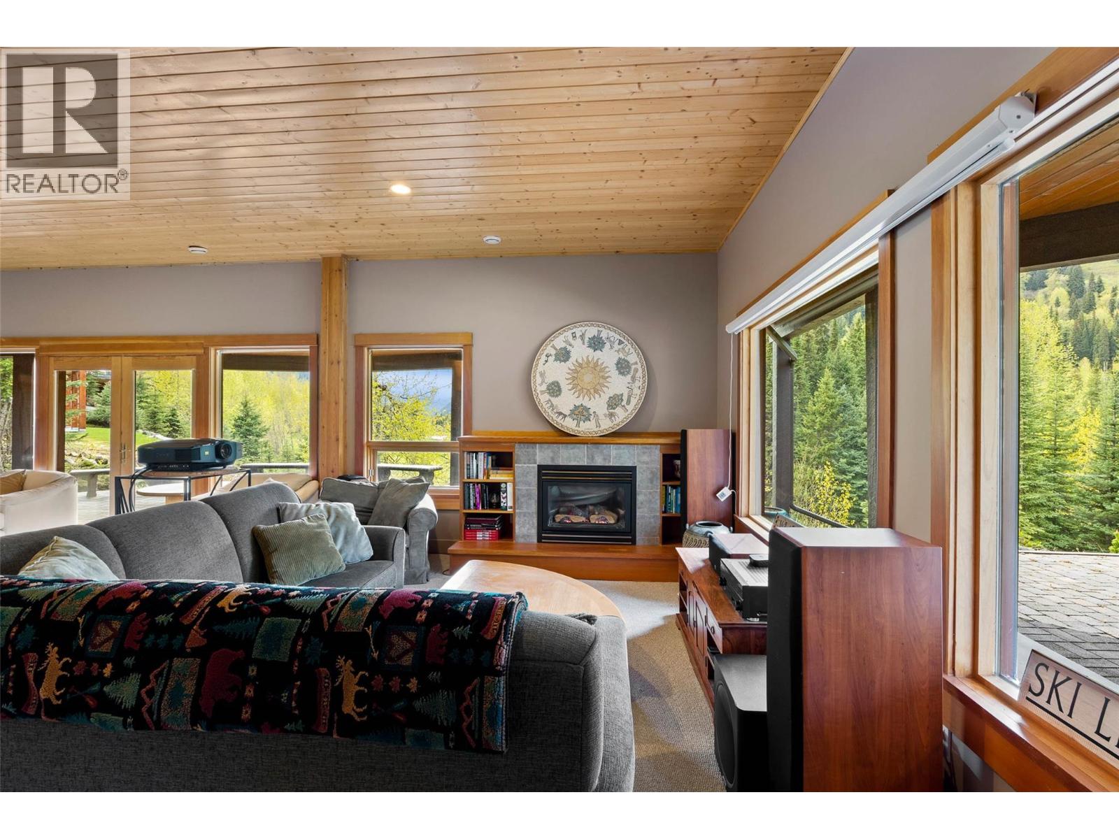 2402 Fairways Drive, Sun Peaks, British Columbia  V0E 5N0 - Photo 36 - 10387739