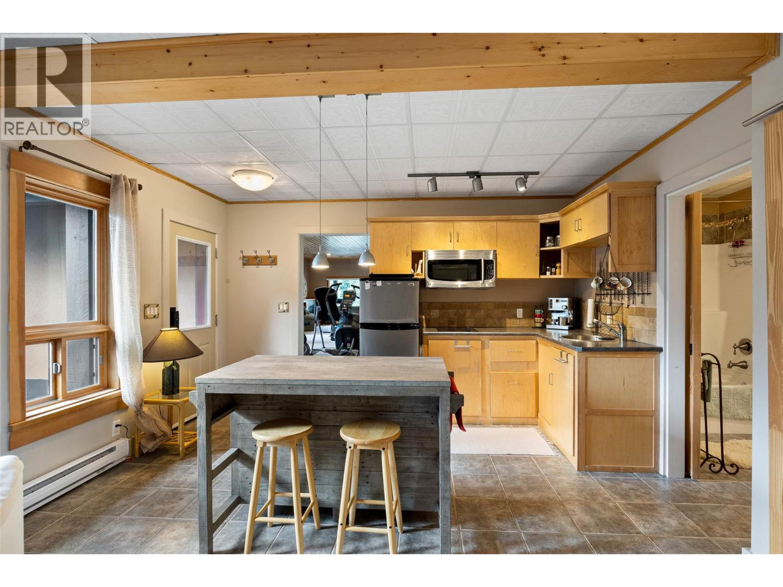 2402 Fairways Drive, Sun Peaks, British Columbia  V0E 5N0 - Photo 44 - 10387739