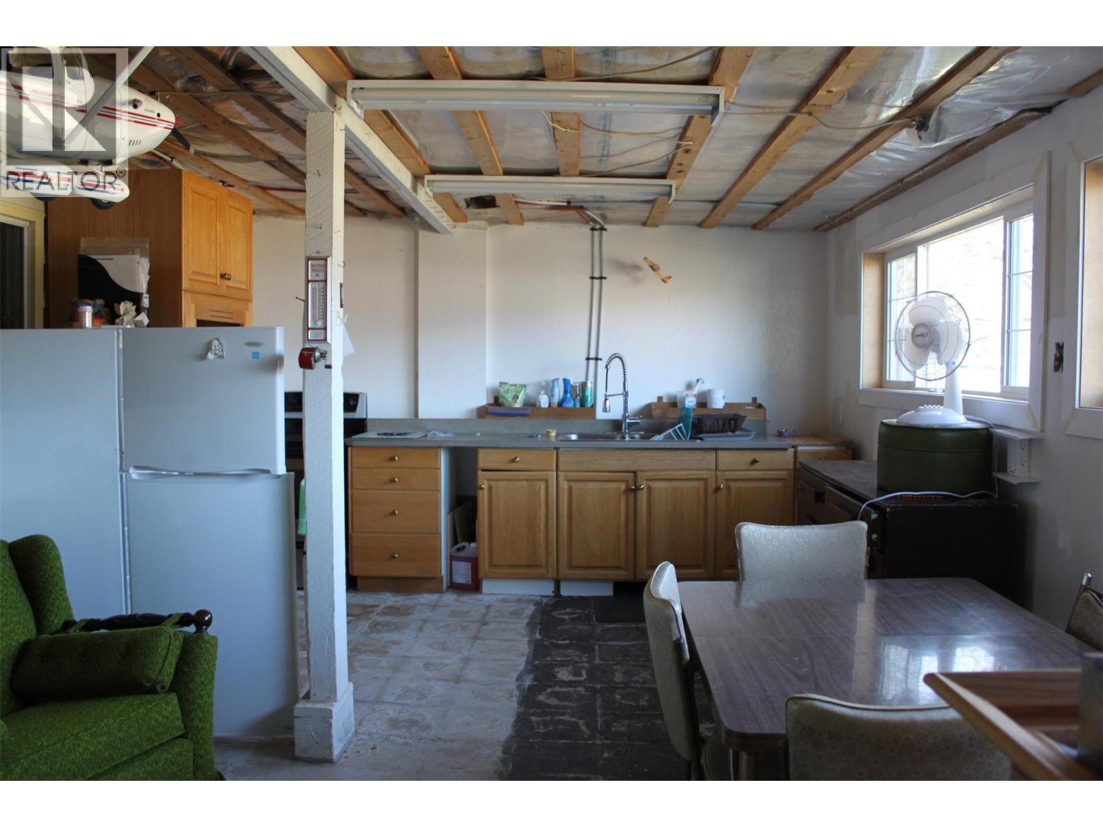 208 Maple Street, Fauquier, British Columbia  V0G 1J0 - Photo 14 - 10387465