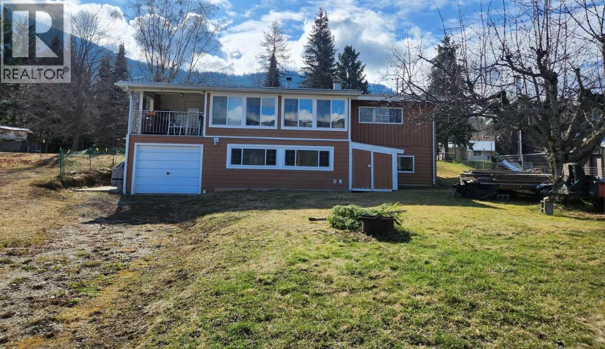 208 Maple Street, Fauquier, British Columbia  V0G 1J0 - Photo 2 - 10387465