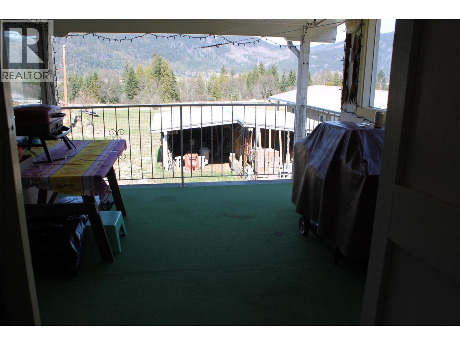 208 Maple Street, Fauquier, British Columbia  V0G 1J0 - Photo 25 - 10387465