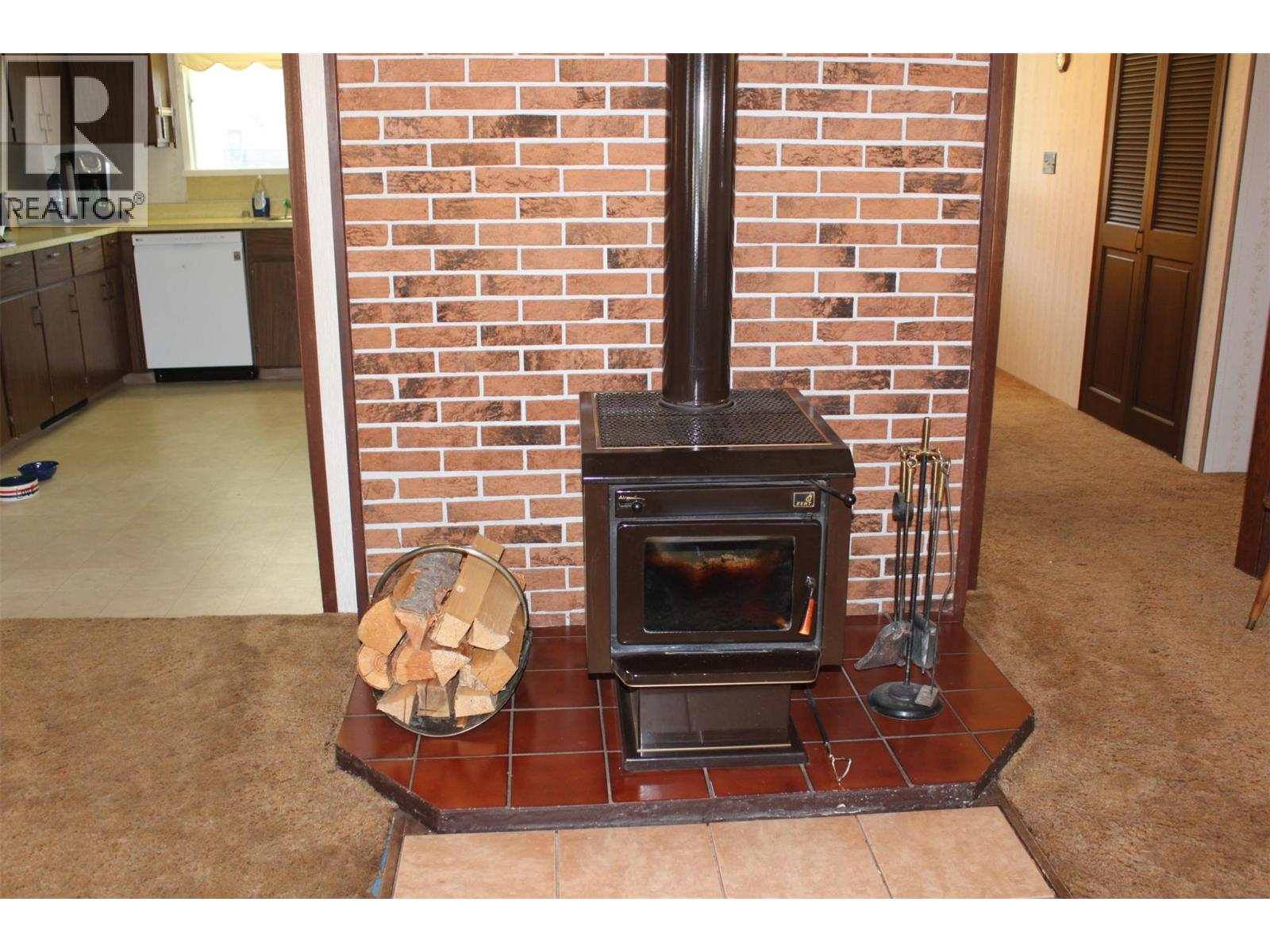 208 Maple Street, Fauquier, British Columbia  V0G 1J0 - Photo 8 - 10387465
