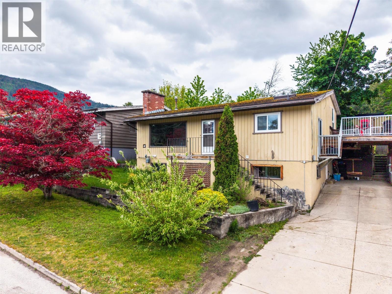 703 West Innes Street, nelson, British Columbia