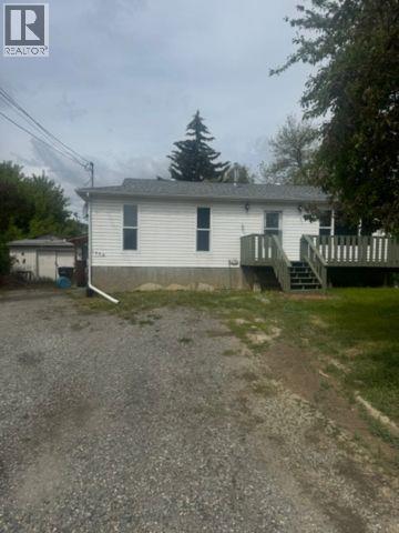 1009 12th Avenue S, Cranbrook, British Columbia  V1C 4R7 - Photo 2 - 10387803