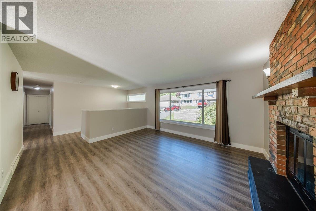 909 7th Street, Montrose, British Columbia  V0G 1P0 - Photo 12 - 10387602