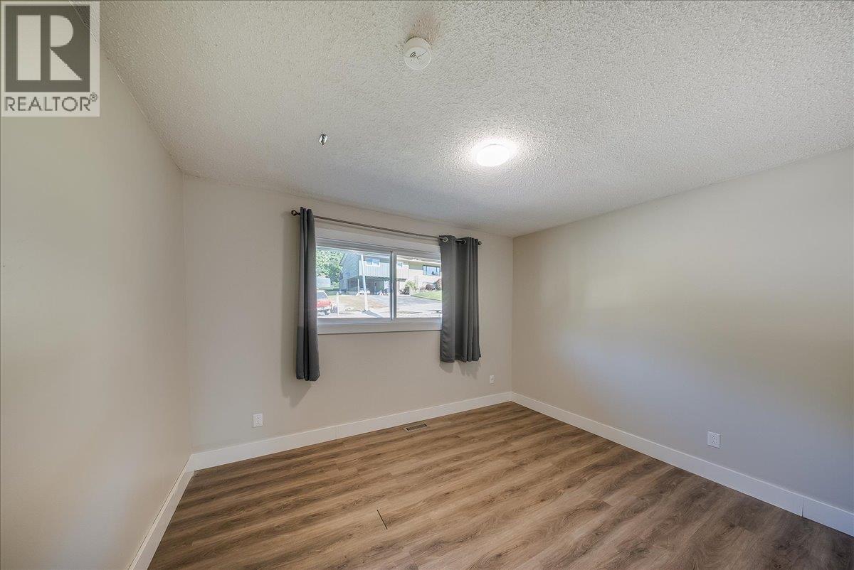 909 7th Street, Montrose, British Columbia  V0G 1P0 - Photo 17 - 10387602