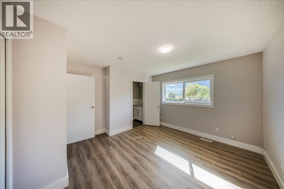 909 7th Street, Montrose, British Columbia  V0G 1P0 - Photo 21 - 10387602
