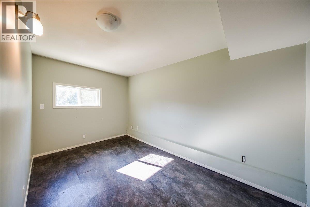 909 7th Street, Montrose, British Columbia  V0G 1P0 - Photo 39 - 10387602