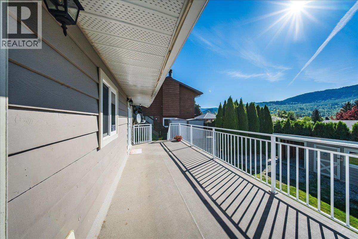 909 7th Street, Montrose, British Columbia  V0G 1P0 - Photo 40 - 10387602