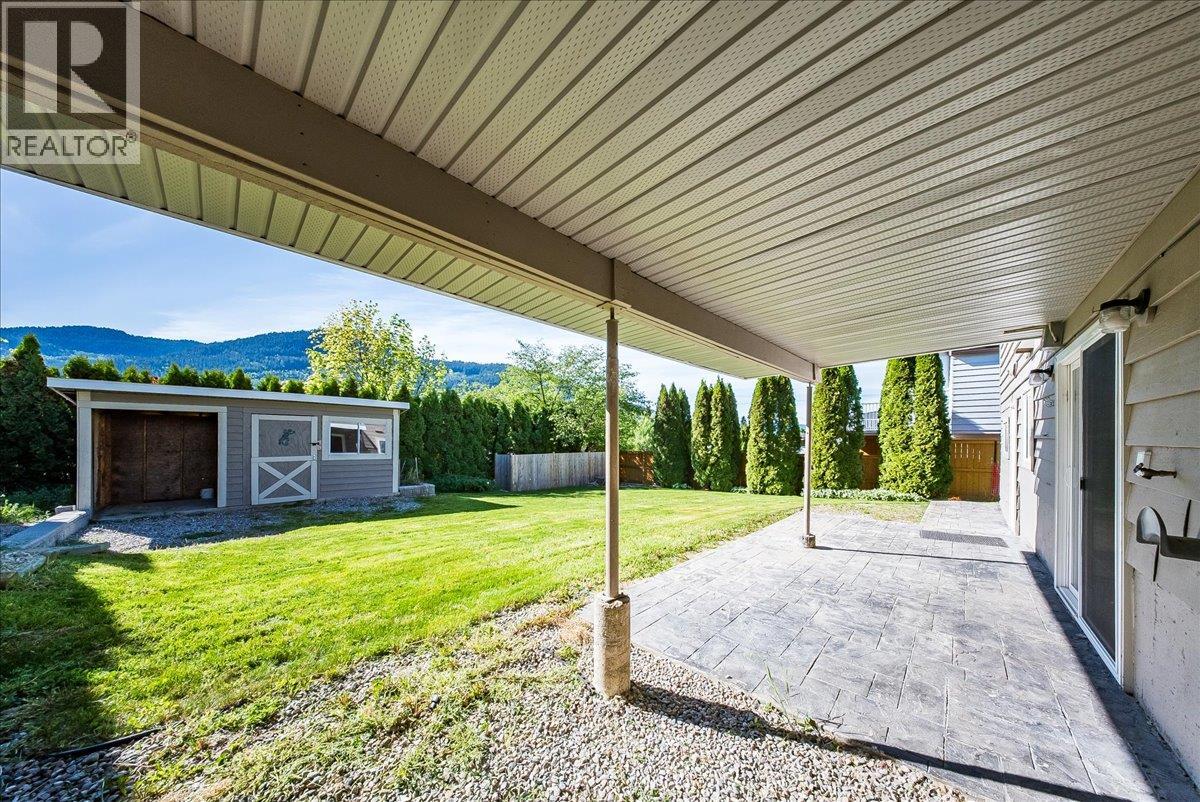 909 7th Street, Montrose, British Columbia  V0G 1P0 - Photo 45 - 10387602
