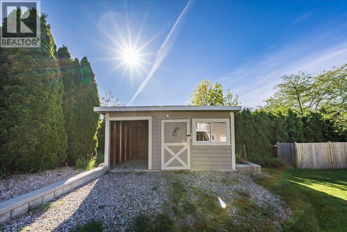 909 7th Street, Montrose, British Columbia  V0G 1P0 - Photo 48 - 10387602