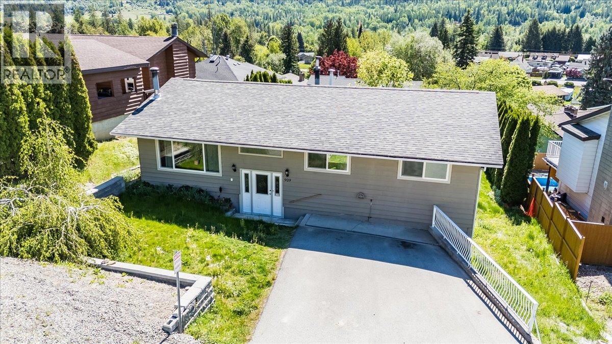 909 7th Street, Montrose, British Columbia  V0G 1P0 - Photo 53 - 10387602