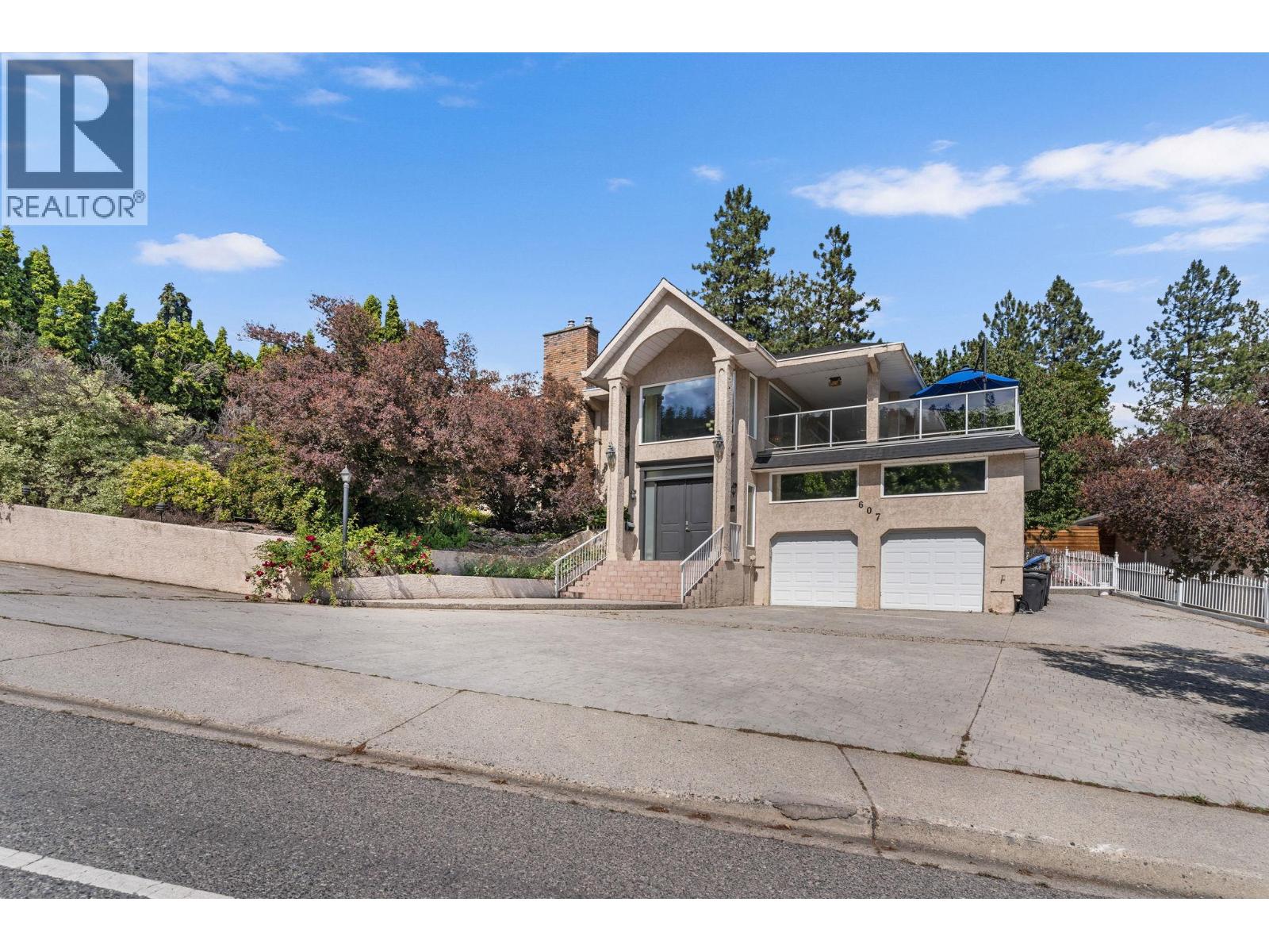 607 Clifton Road S, kelowna, British Columbia