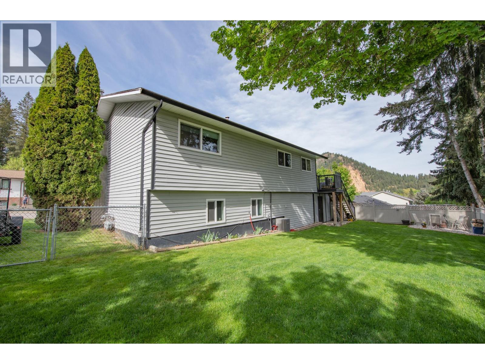 2250 Leblanc Street, Lumby, British Columbia  V0E 2G0 - Photo 39 - 10387746
