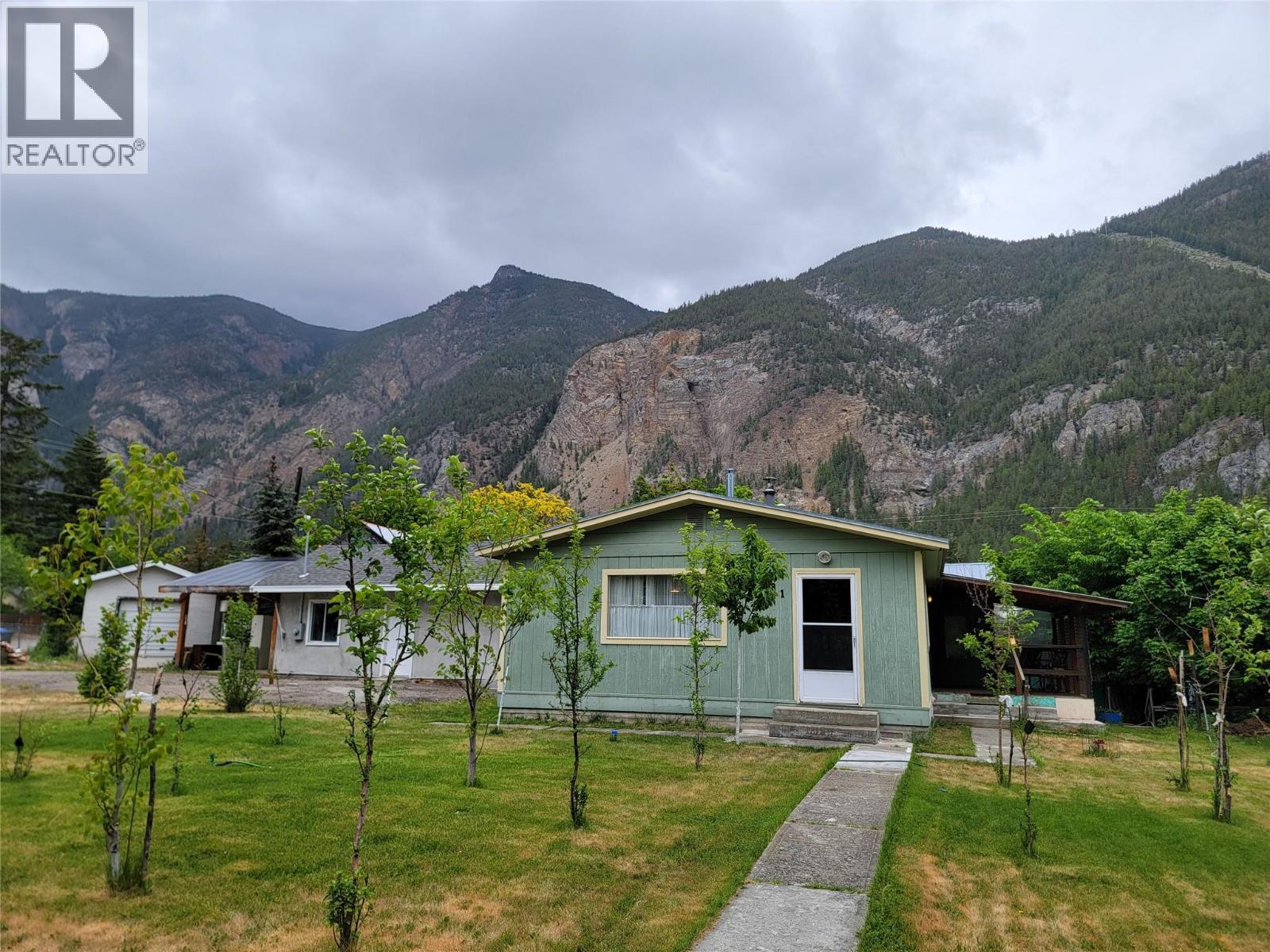 981 Scott Avenue, hedley, British Columbia
