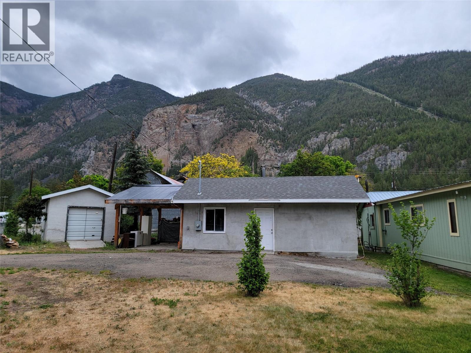 981 Scott Avenue, Hedley, British Columbia  V0X 1K0 - Photo 2 - 10387818
